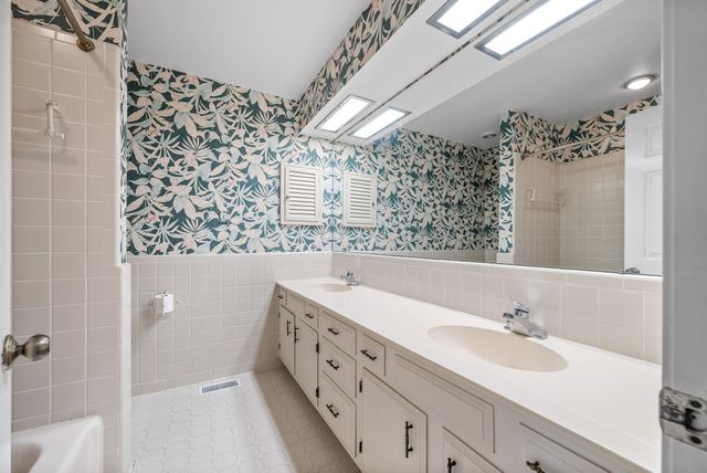 230 Fairway Ct, Hopkinsville, KY 42240