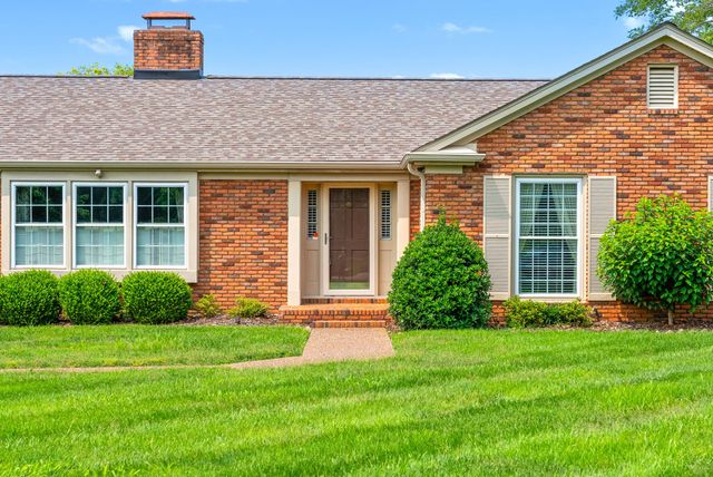 230 Fairway Ct, Hopkinsville, KY 42240