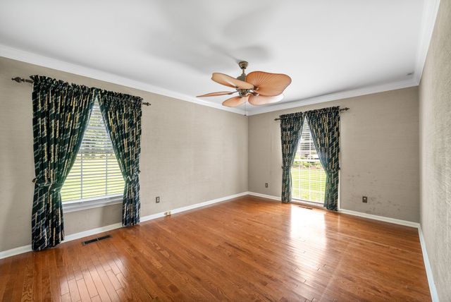 230 Fairway Ct, Hopkinsville, KY 42240