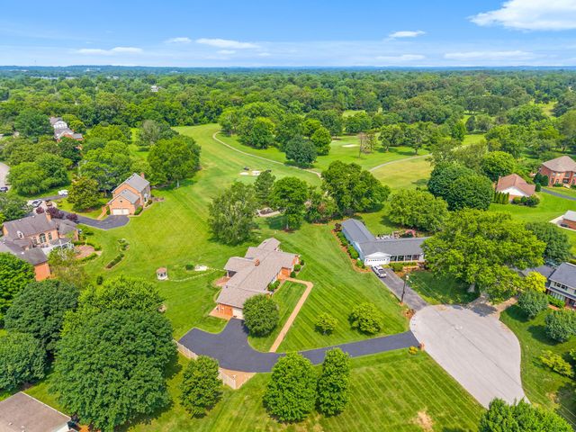 230 Fairway Ct, Hopkinsville, KY 42240