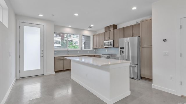 102 Tendick Unit 305, San Antonio, TX 78209