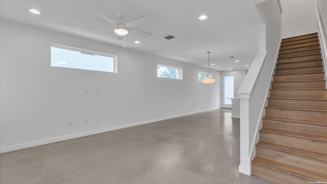 102 Tendick Unit 305, San Antonio, TX 78209