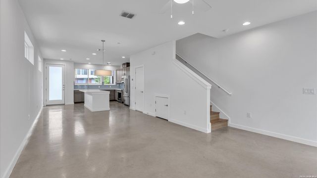 102 Tendick Unit 305, San Antonio, TX 78209