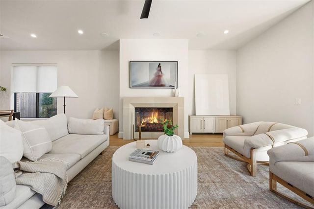 1129 NW 42nd Street, Oklahoma City, OK 73118