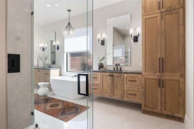 1129 NW 42nd Street, Oklahoma City, OK 73118