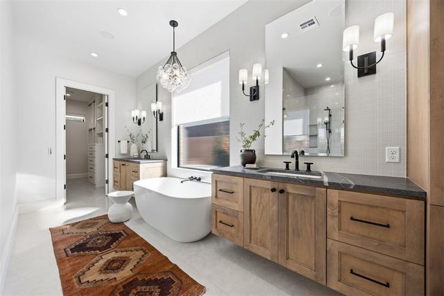 1129 NW 42nd Street, Oklahoma City, OK 73118