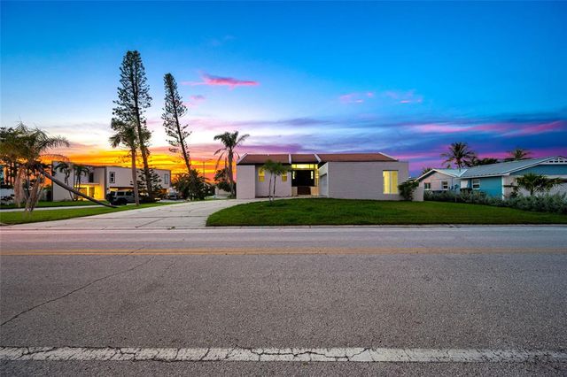 809 59TH AVENUE, St Petersburg, FL 33706