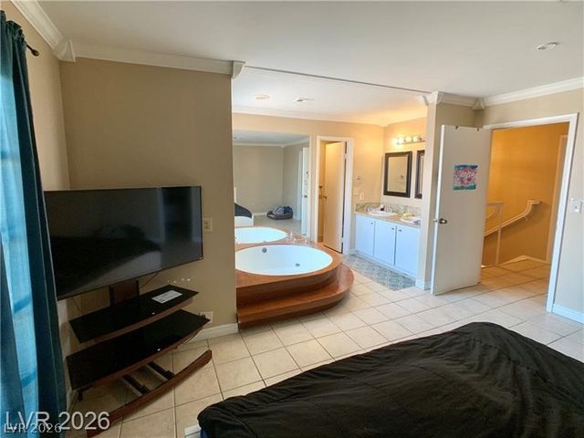 2857 Calle Del Oro, Las Vegas, NV 89120