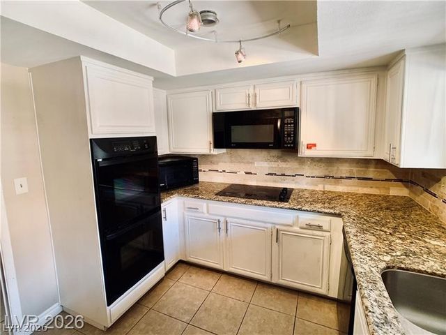 2857 Calle Del Oro, Las Vegas, NV 89120