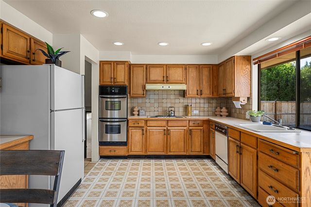 17326 NE 18th Place, Bellevue, WA 98008