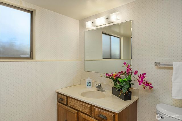 17326 NE 18th Place, Bellevue, WA 98008