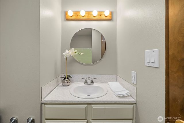 17326 NE 18th Place, Bellevue, WA 98008