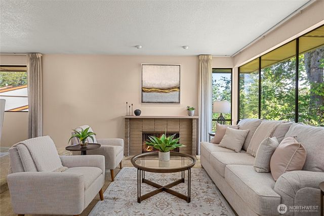 17326 NE 18th Place, Bellevue, WA 98008