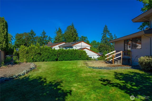17326 NE 18th Place, Bellevue, WA 98008
