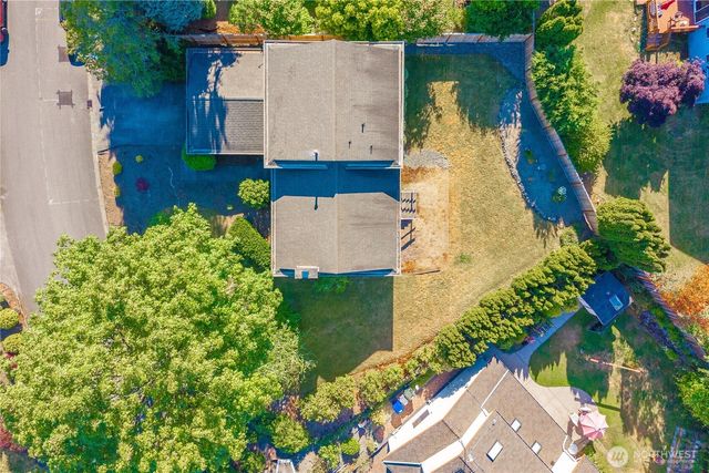 17326 NE 18th Place, Bellevue, WA 98008