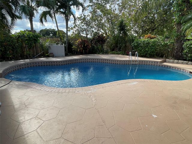 7308 NW 81st Street, Tamarac, FL 33321