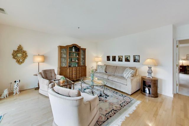 1107 Greenleaf Avenue 3F, Wilmette, IL 60091