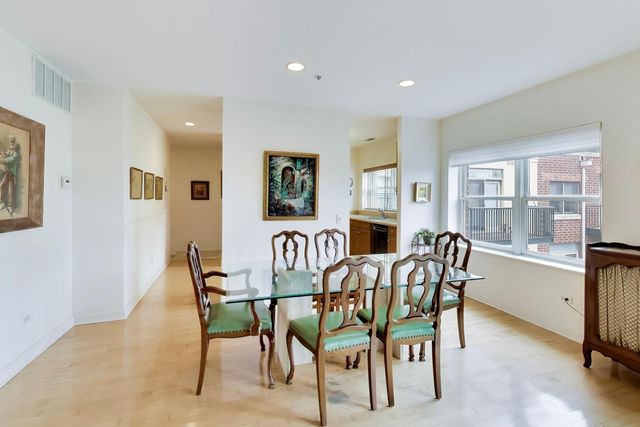 1107 Greenleaf Avenue 3F, Wilmette, IL 60091