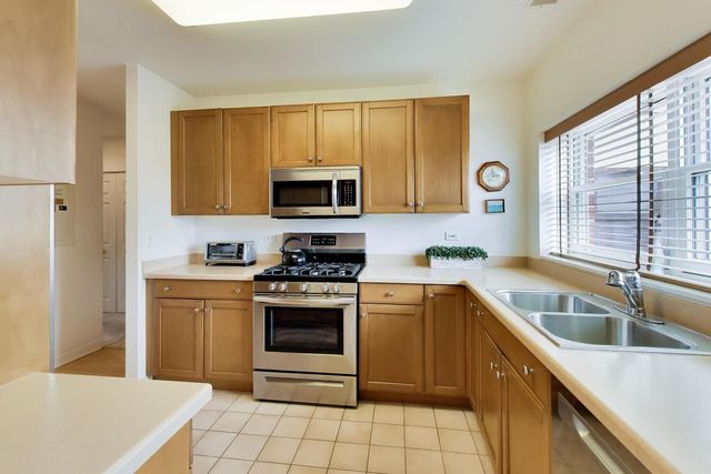1107 Greenleaf Avenue 3F, Wilmette, IL 60091