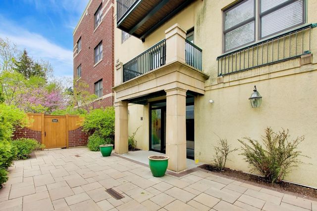1107 Greenleaf Avenue 3F, Wilmette, IL 60091