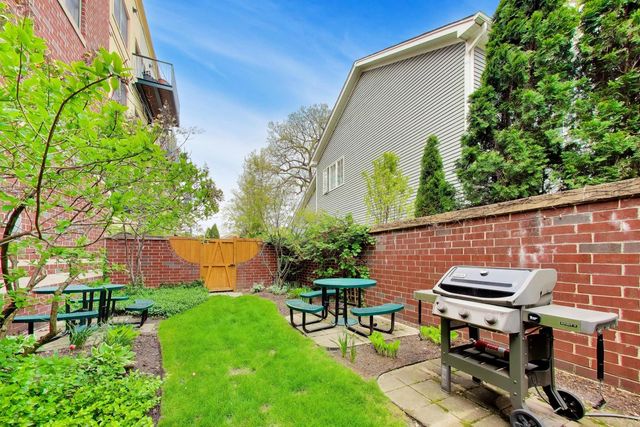 1107 Greenleaf Avenue 3F, Wilmette, IL 60091
