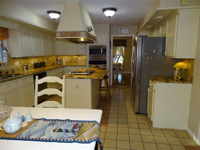 3110 Parkdale Drive, Houston, TX 77339