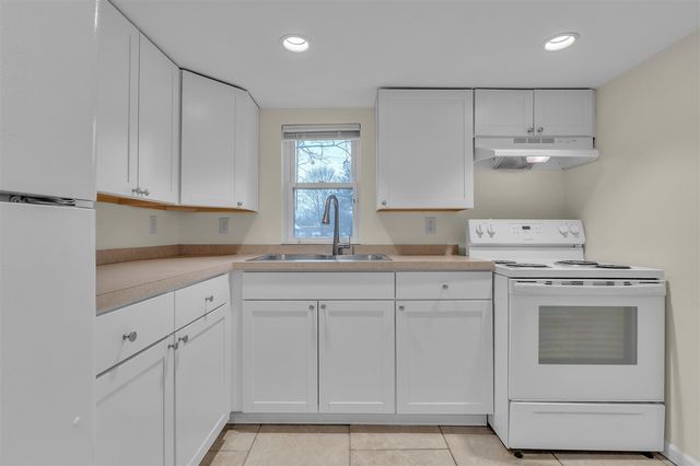 56733 Grand River Avenue, New Hudson, MI 48165