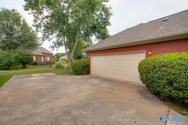 3017 Brunswick Circle, Hampton Cove, AL 35763