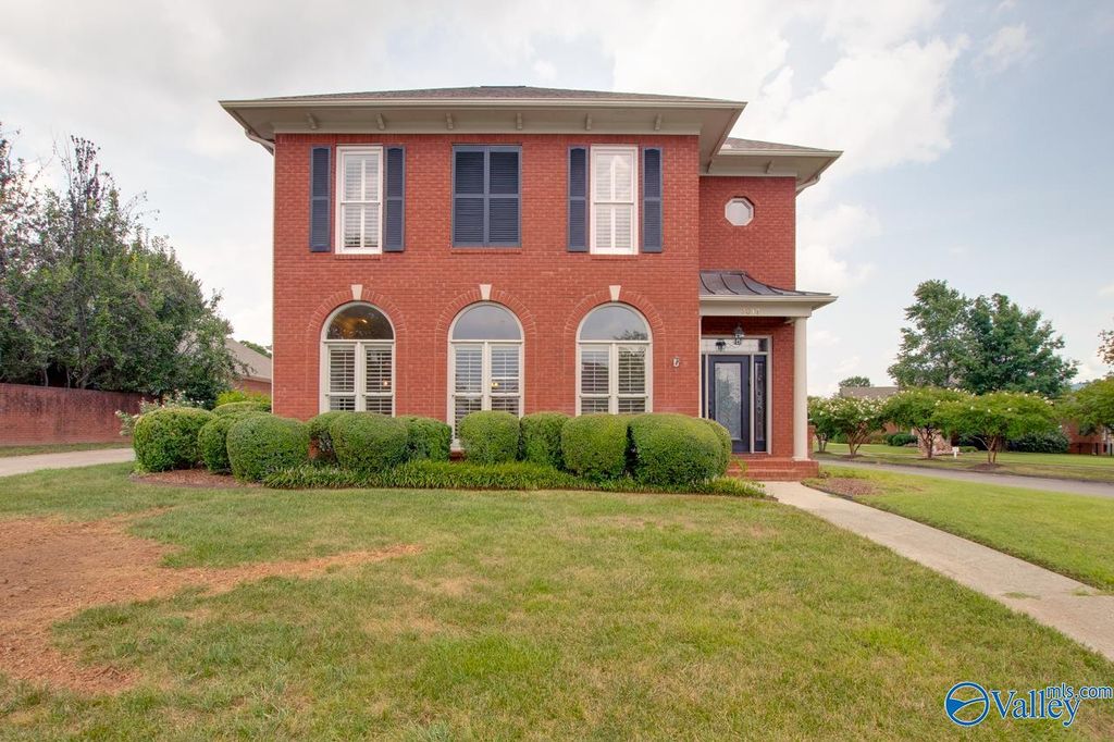 3017 Brunswick Circle, Hampton Cove, AL 35763