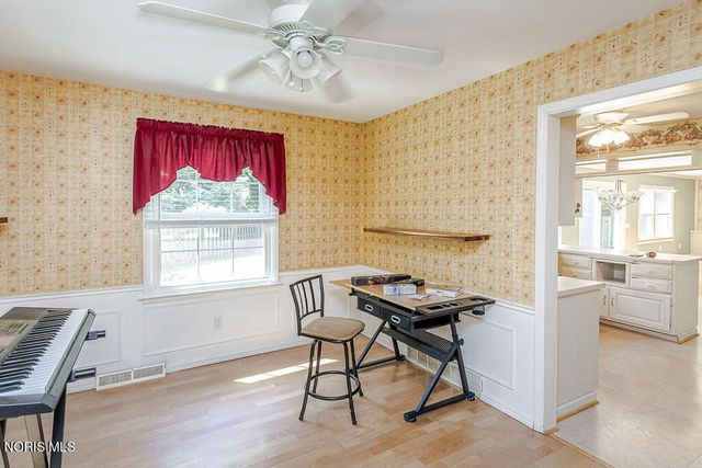 888 Bexley Drive, Perrysburg, OH 43551