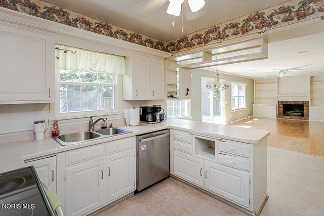 888 Bexley Drive, Perrysburg, OH 43551