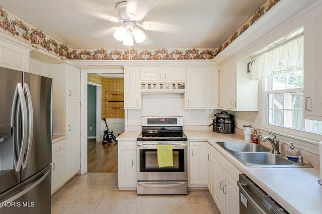 888 Bexley Drive, Perrysburg, OH 43551