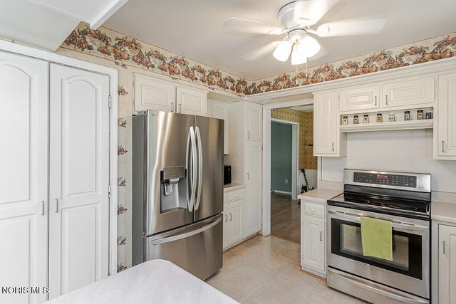 888 Bexley Drive, Perrysburg, OH 43551