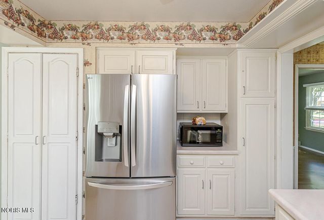 888 Bexley Drive, Perrysburg, OH 43551