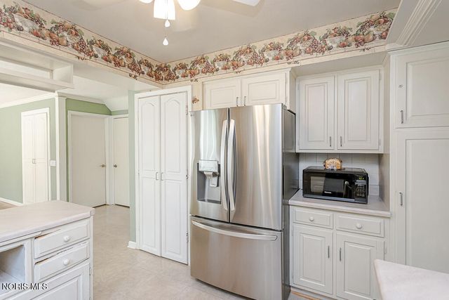 888 Bexley Drive, Perrysburg, OH 43551