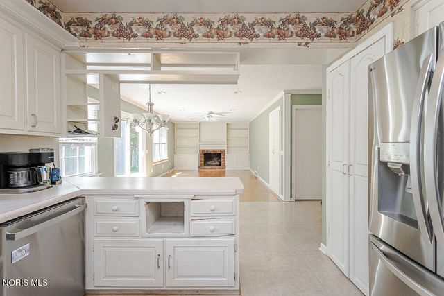 888 Bexley Drive, Perrysburg, OH 43551