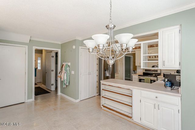 888 Bexley Drive, Perrysburg, OH 43551
