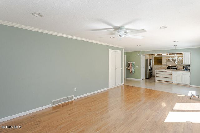 888 Bexley Drive, Perrysburg, OH 43551