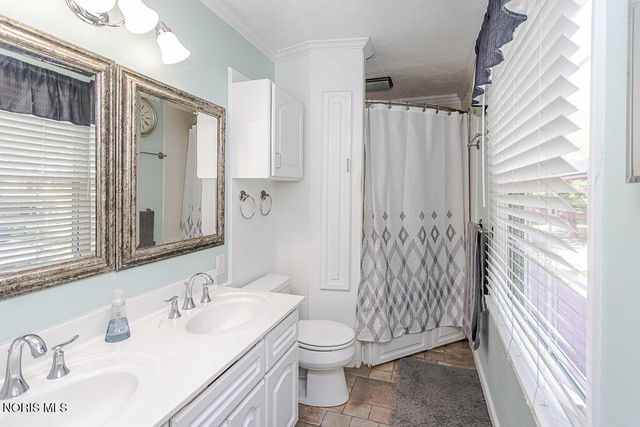 888 Bexley Drive, Perrysburg, OH 43551