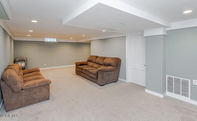 888 Bexley Drive, Perrysburg, OH 43551