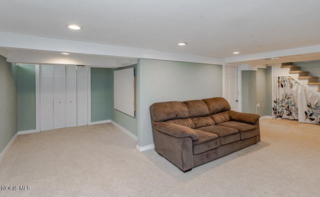 888 Bexley Drive, Perrysburg, OH 43551