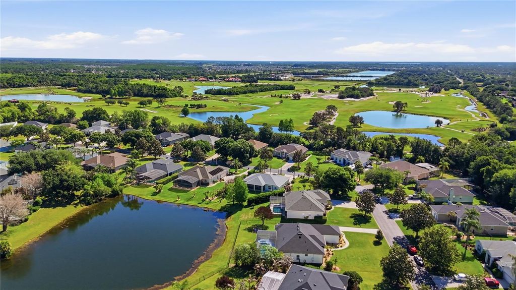 Image 13 of property listing at 1910 SIR LANCELOT CIRCLE, St Cloud, FL 34772