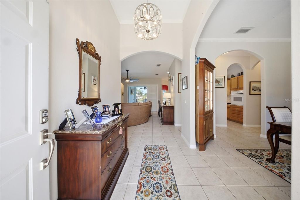 Image 16 of property listing at 1910 SIR LANCELOT CIRCLE, St Cloud, FL 34772