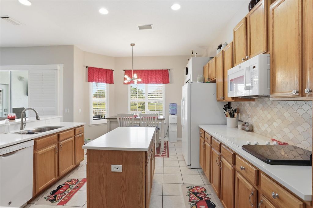 Image 21 of property listing at 1910 SIR LANCELOT CIRCLE, St Cloud, FL 34772