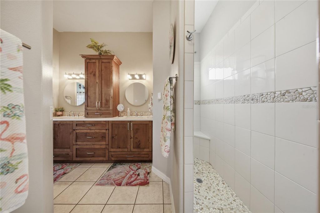 Image 32 of property listing at 1910 SIR LANCELOT CIRCLE, St Cloud, FL 34772