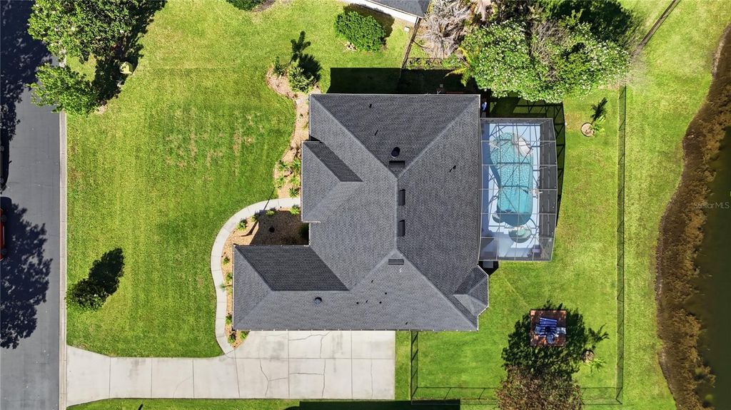 Image 8 of property listing at 1910 SIR LANCELOT CIRCLE, St Cloud, FL 34772