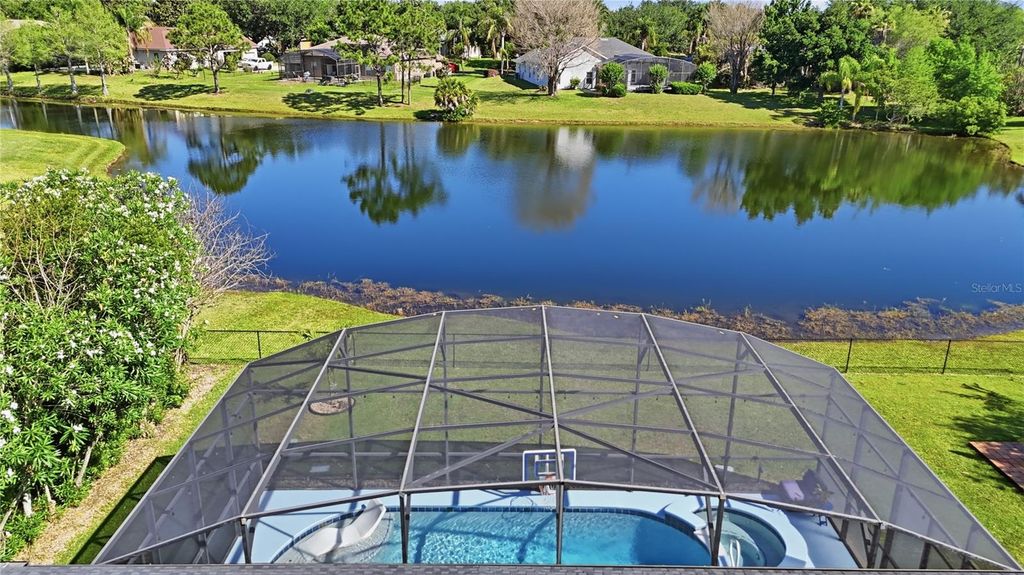Image 9 of property listing at 1910 SIR LANCELOT CIRCLE, St Cloud, FL 34772