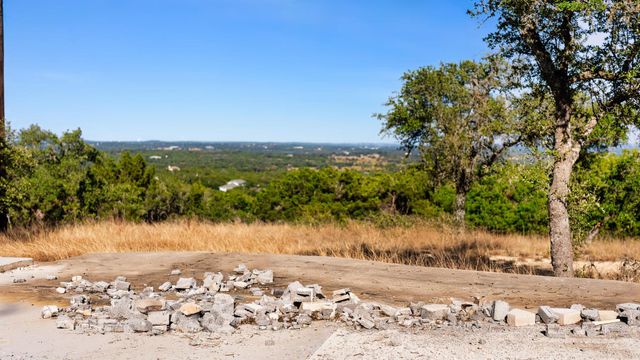 520 Harmon Hills CV, Dripping Springs, TX 78620