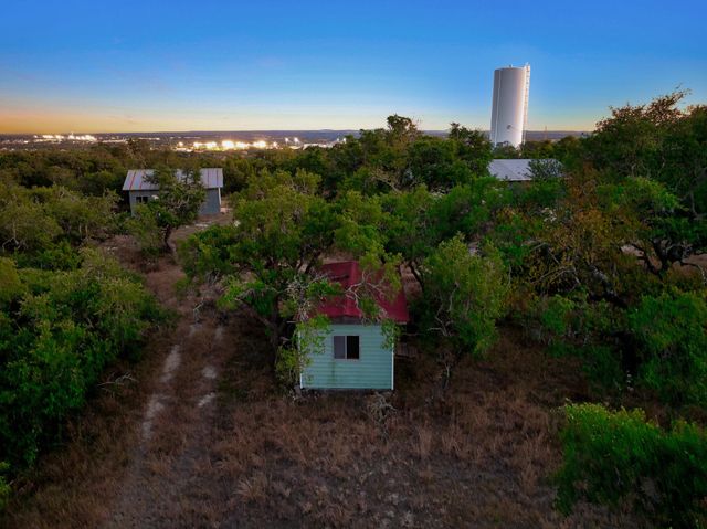 520 Harmon Hills CV, Dripping Springs, TX 78620