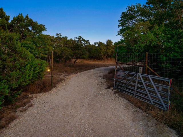 520 Harmon Hills CV, Dripping Springs, TX 78620